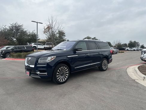 Used 2019 Lincoln Navigator L Reserve image 3