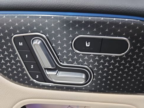 New 2025 Mercedes-Benz GLB 250 image 29