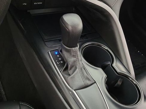 Used 2020 Toyota Camry LE w/ Convenience Package FWD image 30