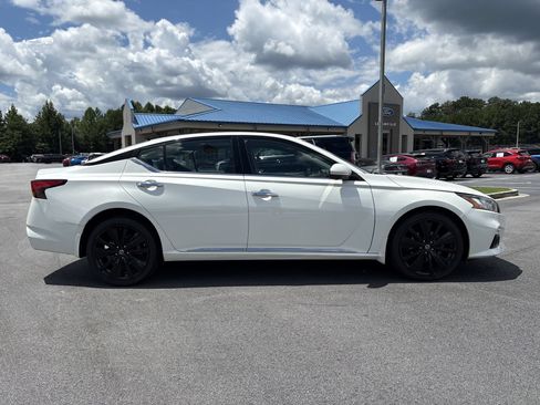 Used 2022 Nissan Altima 2.5 Platinum AWD/4WD image 25