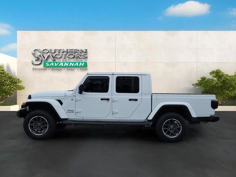 Used 2021 Jeep Gladiator Overland w/ Popular Equipment Package AWD/4WD image 2