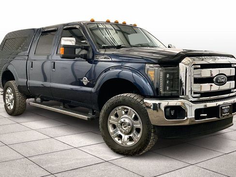 Used 2016 Ford F250 Lariat w/ Lariat Ultimate Package image 3
