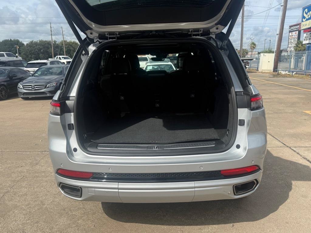 Used 2025 Jeep Grand Cherokee Summit w/ Obsidian Package AWD/4WD image 10