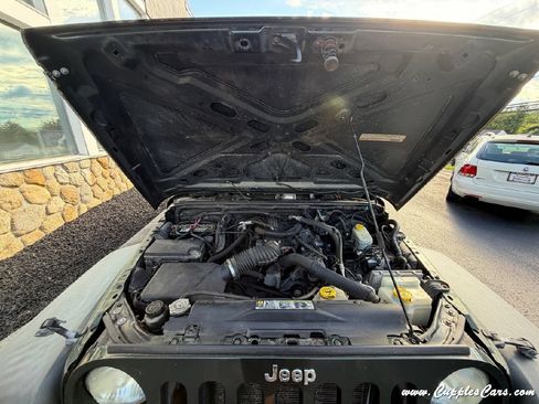 Used 2011 Jeep Wrangler Unlimited Sport AWD/4WD image 15