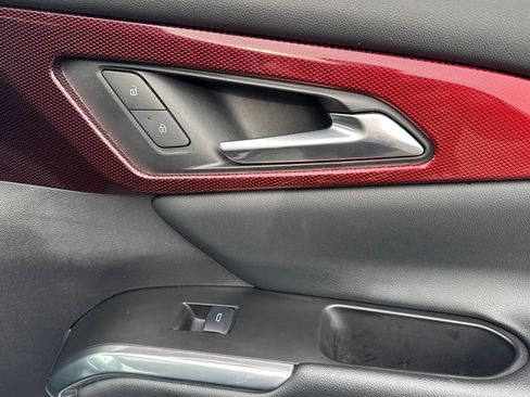 Used 2025 Chevrolet Traverse Z71 image 21