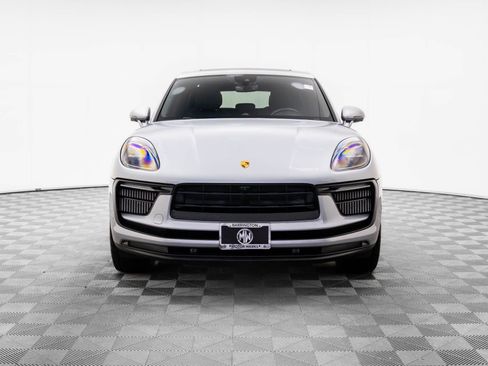 Used 2022 Porsche Macan S w/ Premium Package image 9