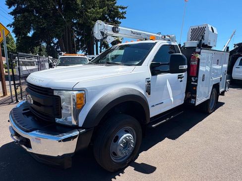 Used 2017 Ford F550 4x4 Regular Cab Super Duty w/ Power Equipment Group image 5
