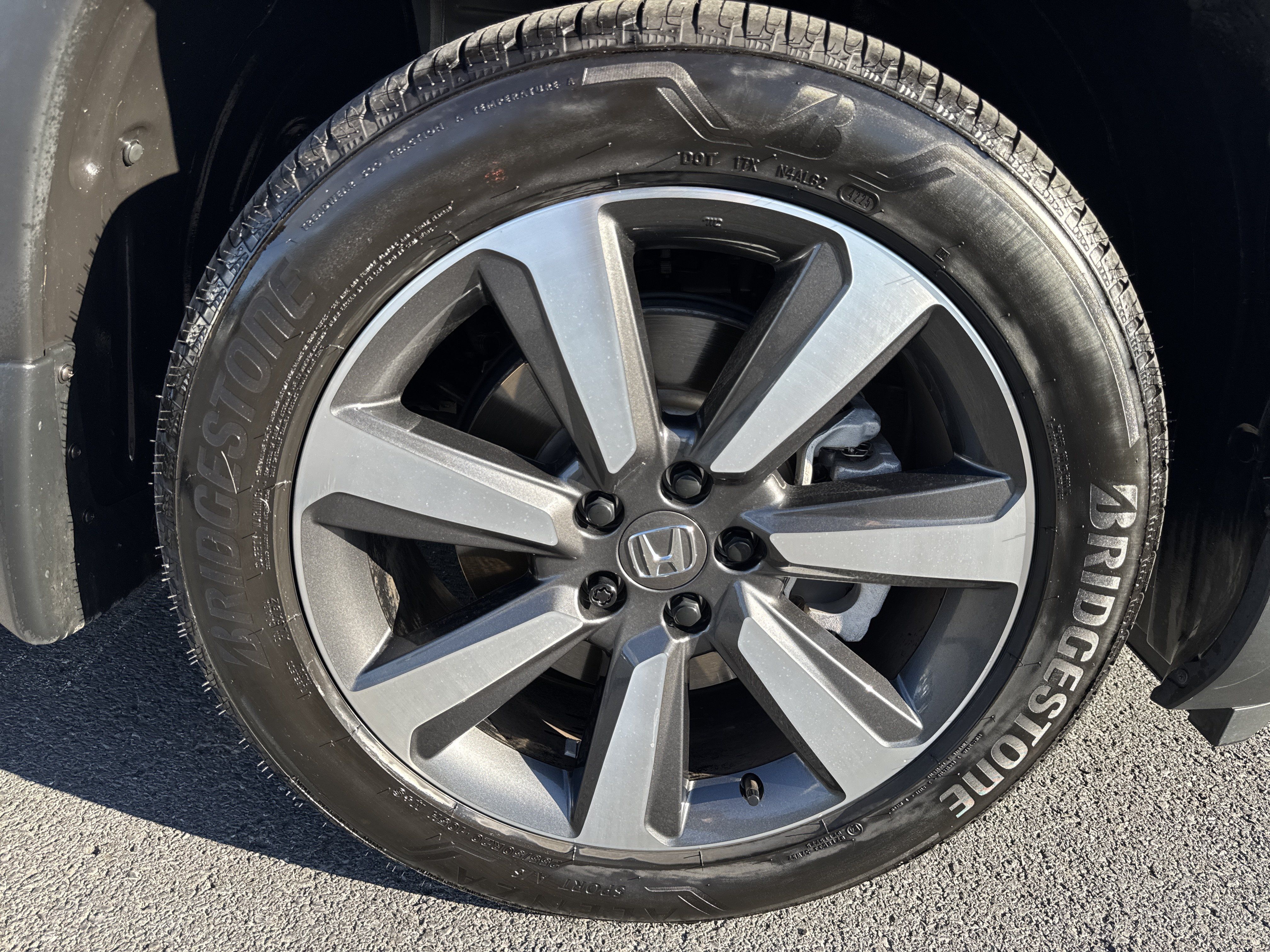 Used 2025 Honda Pilot Touring image 34