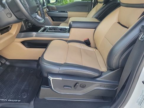 Used 2024 Ford F250 Lariat w/ Lariat Ultimate Package AWD/4WD image 15