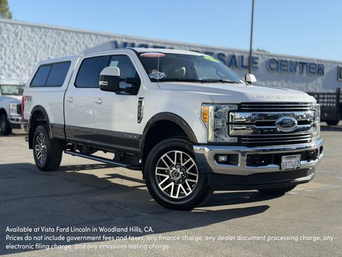 Used 2017 Ford F250 Lariat w/ Lariat Value Package image 1