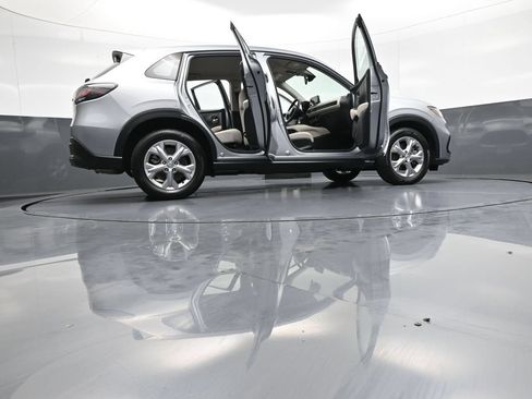Certified 2024 Honda HR-V LX image 46