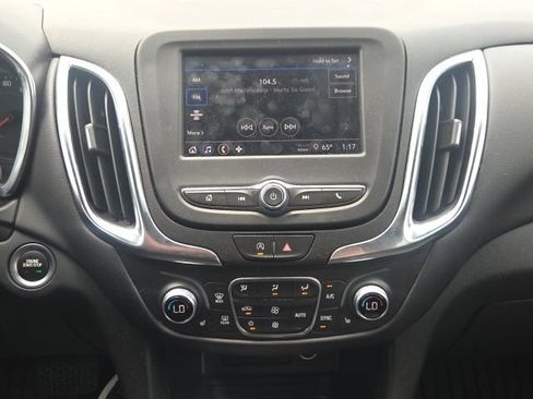 Used 2024 Chevrolet Equinox LT FWD image 29