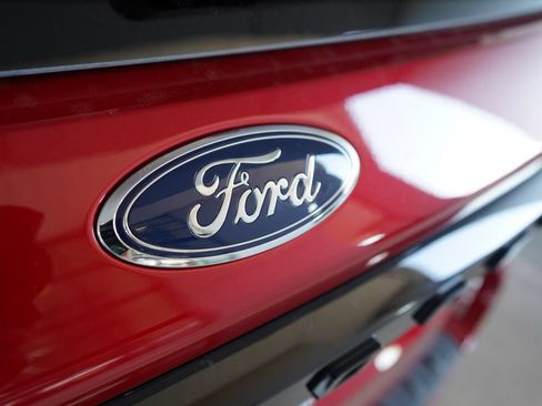 New 2026 Ford Explorer ST-Line w/ ST-Line Street Pack AWD/4WD image 6