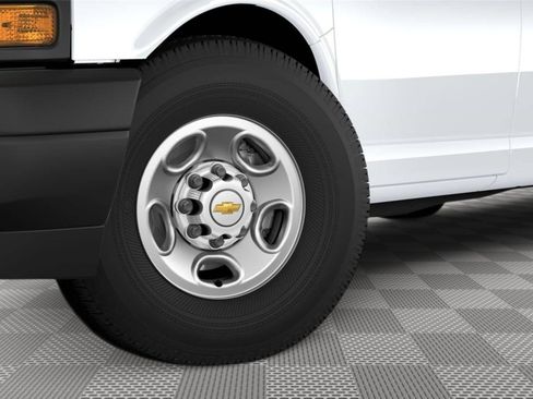 New 2026 Chevrolet Express 2500 Extended RWD image 29