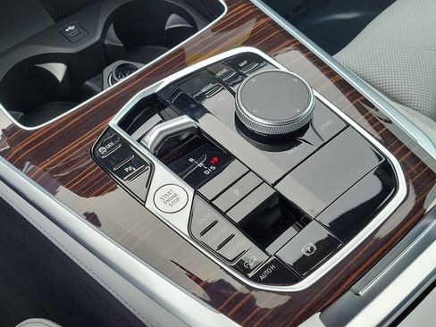 New 2026 BMW X5 xDrive40i w/ Climate Comfort Package image 21