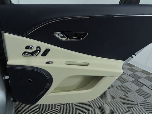 New 2026 Bentley Flying Spur Plug-In Hybrid image 28