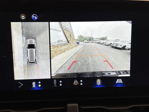 Used 2025 Chevrolet Equinox LT w/ Convenience Package II AWD/4WD image 23
