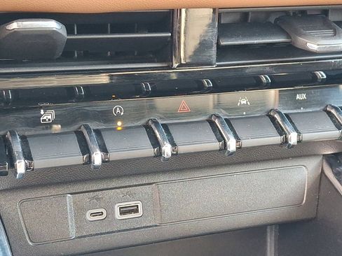 Used 2023 GMC Canyon AT4 w/ AT4 Premium Package image 16