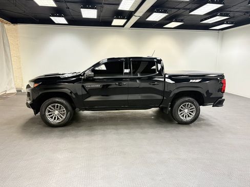 Used 2023 Chevrolet Colorado LT w/ LT Convenience Package image 2