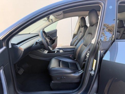 Used 2021 Tesla Model Y 2WD image 11