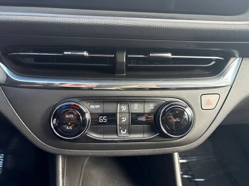 Used 2025 Buick Envista Preferred FWD image 21