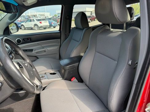 Used 2013 Toyota Tacoma 4x4 Double Cab w/ TRD Off-Road Pkg image 6