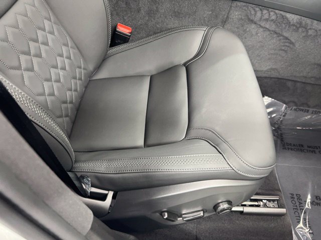 New 2026 Volvo XC60 B5 Plus w/ Protection Package Premier AWD/4WD image 23