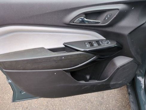 Used 2025 Chevrolet Trax LT image 20