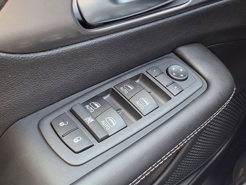 New 2026 Chrysler Voyager LX image 8