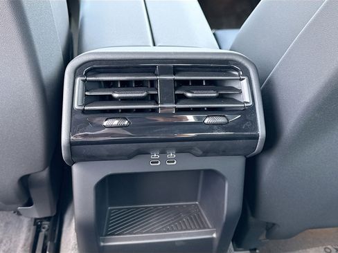 New 2026 BMW i5 eDrive40 image 19