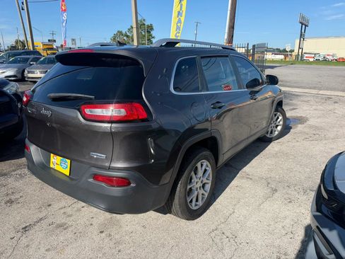 Used 2015 Jeep Cherokee Latitude FWD image 4