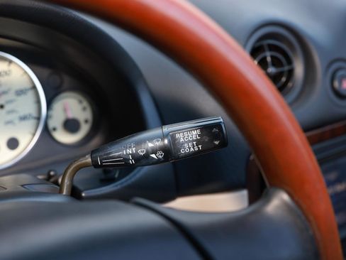Used 2000 MAZDA MX-5 Miata RWD image 21
