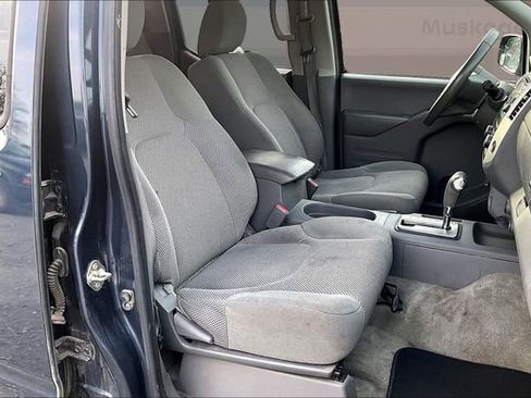 Used 2018 Nissan Frontier SV image 25