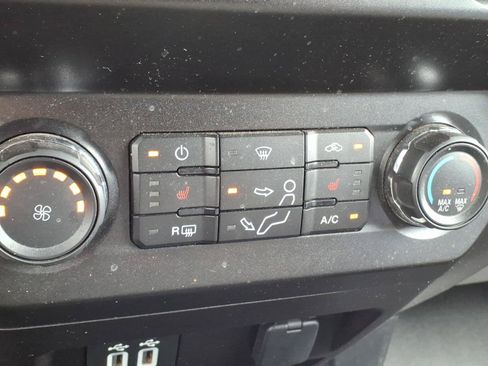 Certified 2019 Ford F350 XLT w/ XLT Premium Package AWD/4WD image 17