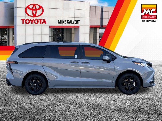 New 2026 Toyota Sienna XLE Woodland Edition AWD/4WD image 10