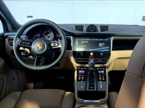 New 2026 Porsche Macan image 14