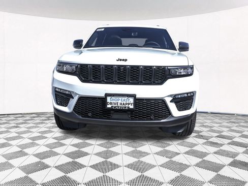 New 2025 Jeep Grand Cherokee Limited w/ Luxury Tech Group II image 32