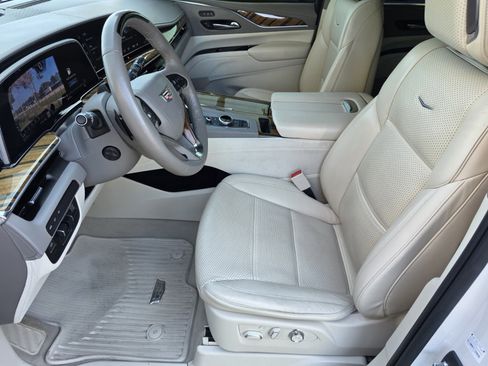 Used 2022 Cadillac Escalade Sport Platinum RWD image 10