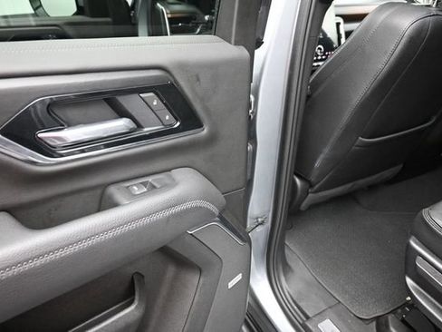 Used 2025 GMC Yukon Denali AWD/4WD image 15