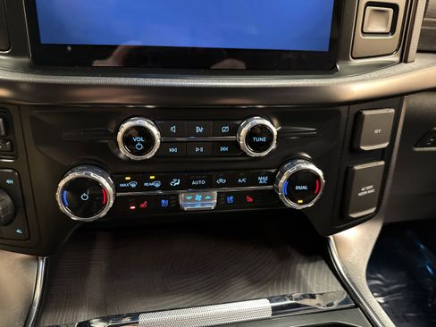 Used 2023 Ford F150 Platinum image 36