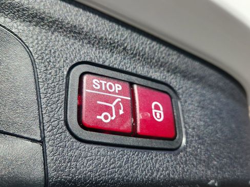 Used 2021 Mercedes-Benz GLE 350 4MATIC image 23