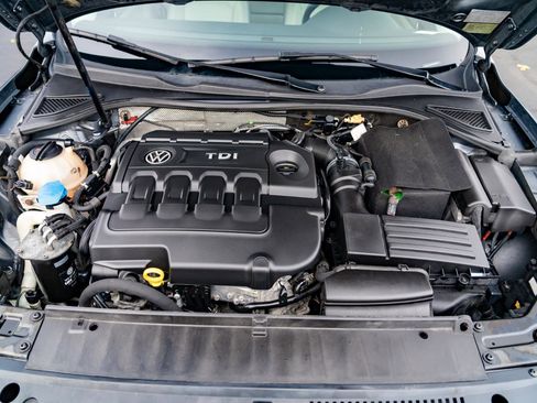 Used 2015 Volkswagen Passat TDI SE image 29