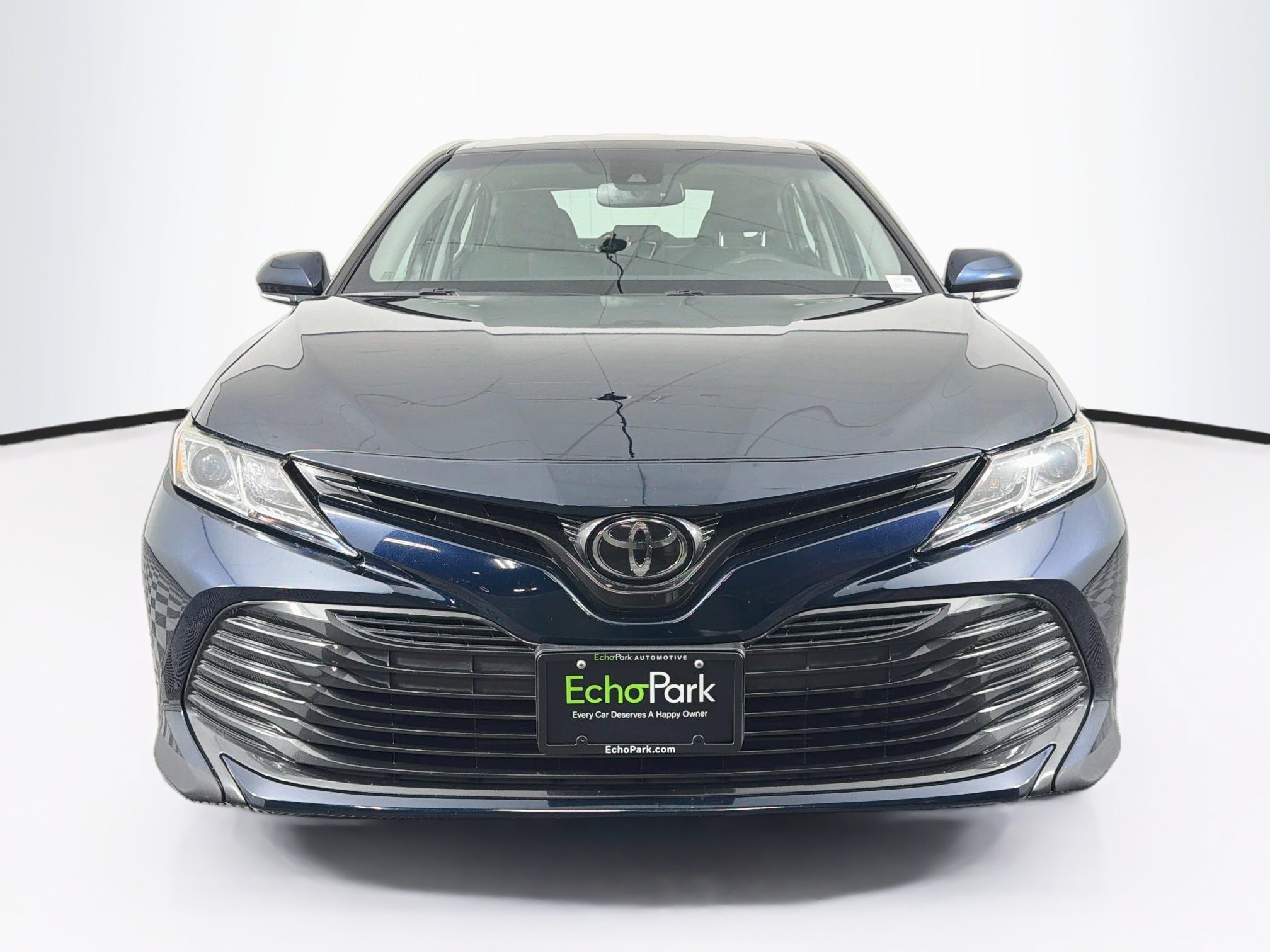 Used 2020 Toyota Camry LE w/ Convenience Package FWD image 2