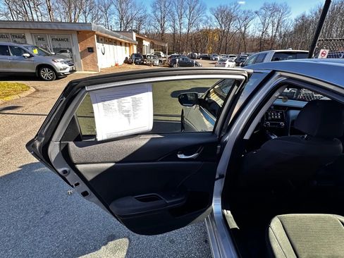 Used 2021 Honda Insight EX image 23