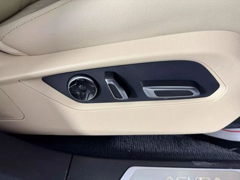 Used 2024 Acura RDX SH-AWD image 37