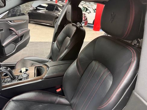 Used 2021 Maserati Ghibli S RWD image 34