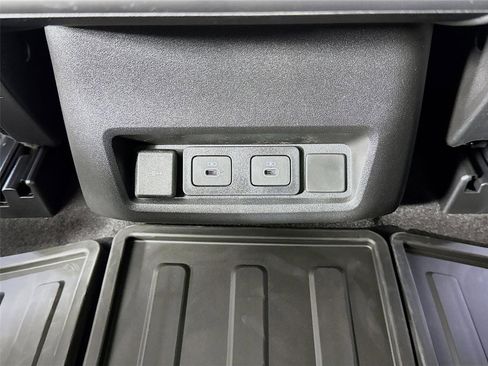 New 2026 Land Rover Discovery S AWD/4WD image 28