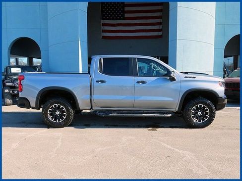 Used 2023 Chevrolet Silverado 1500 ZR2 w/ Technology Package image 1