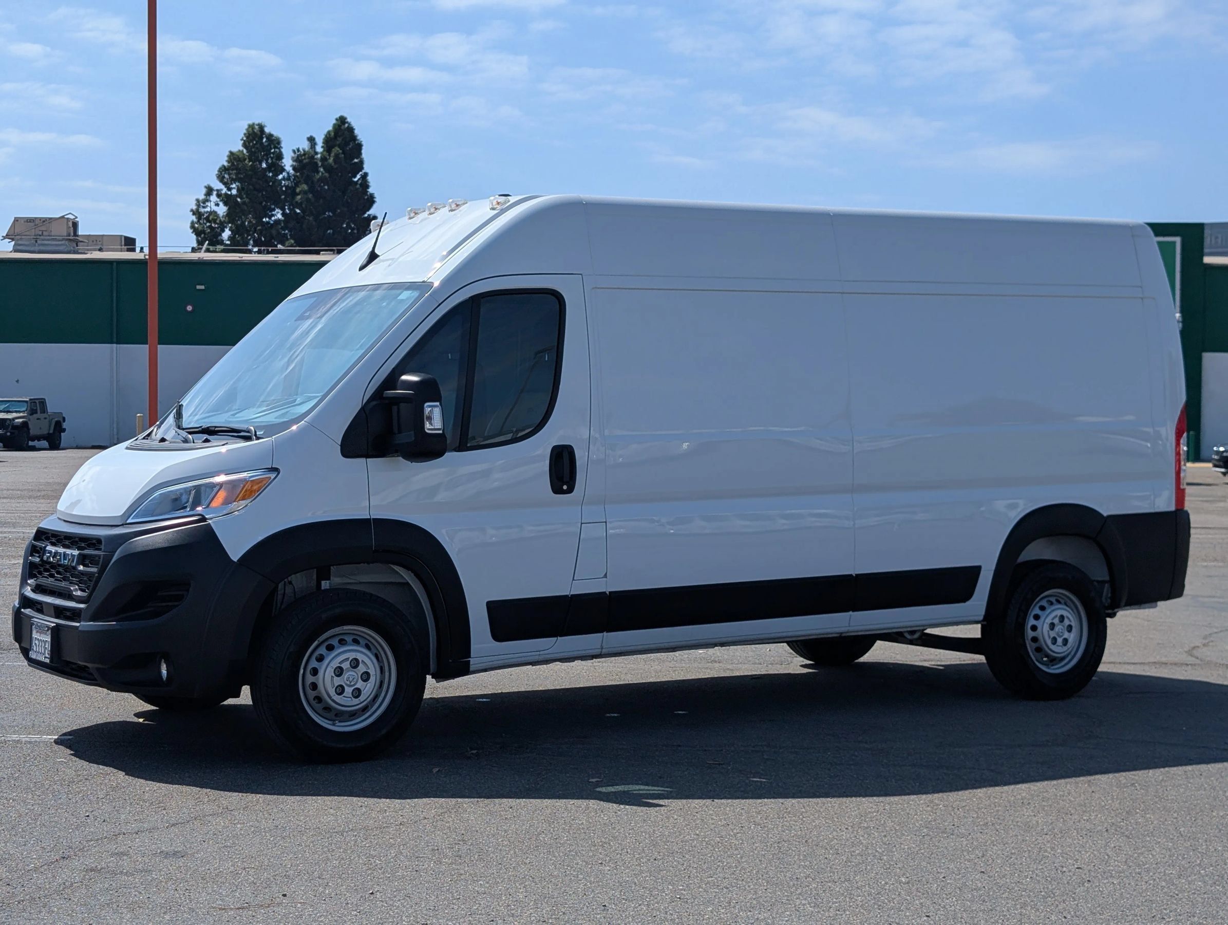 Used 2026 RAM ProMaster 2500 w/ Convenience Group FWD image 3