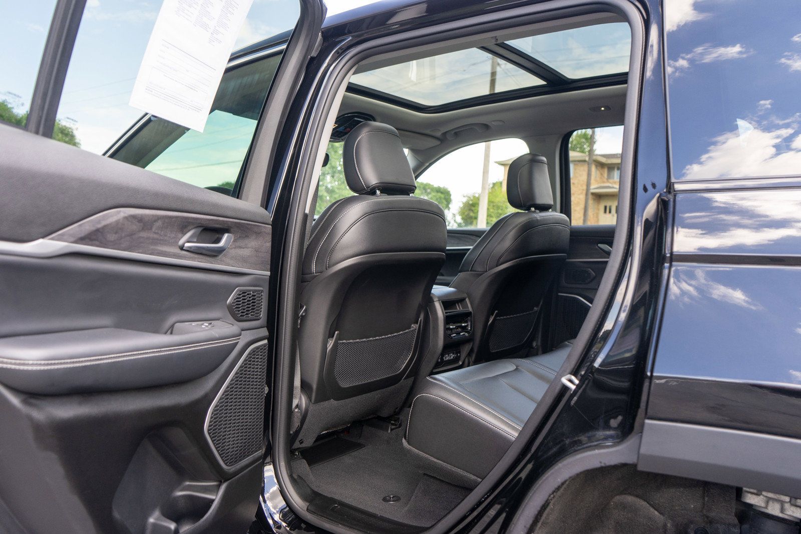 Used 2023 Jeep Grand Cherokee Limited AWD/4WD image 30